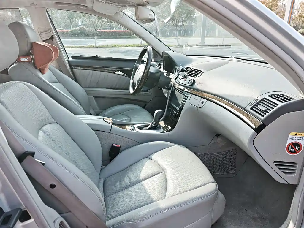Mercedes-Benz E-Class 2006 — фото 16