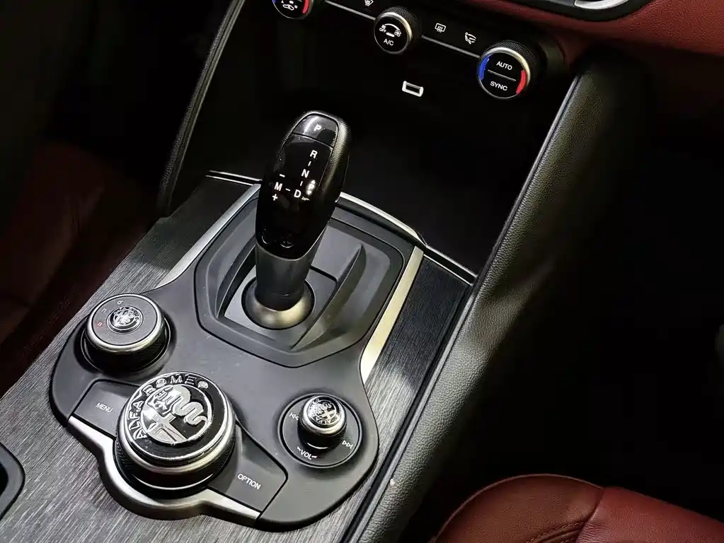 Alfa Romeo Giulia Juliet 2020 — фото 9
