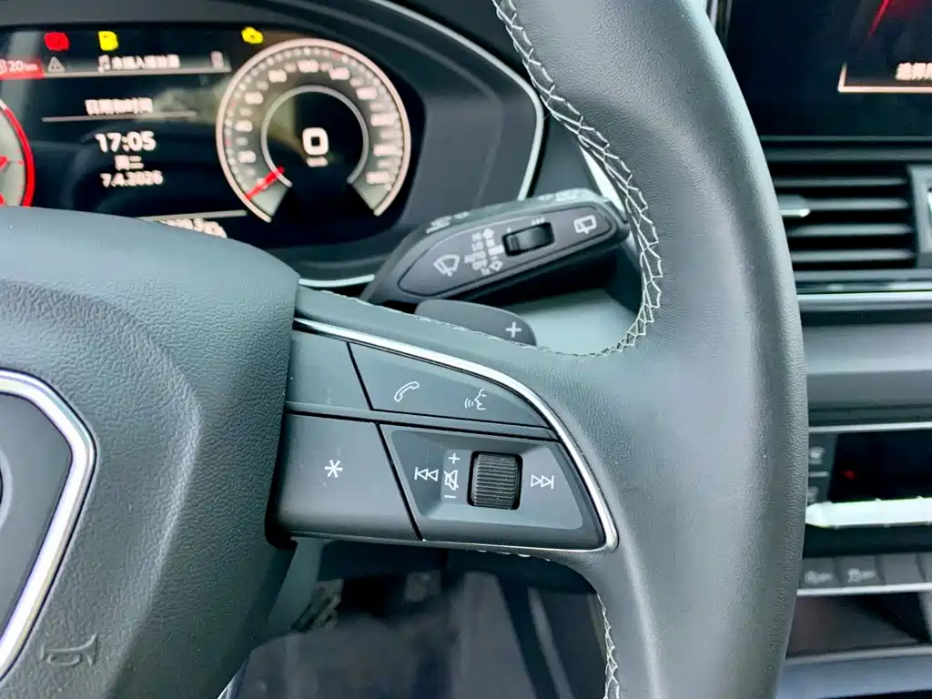 Audi Q5L 2022 — фото 22