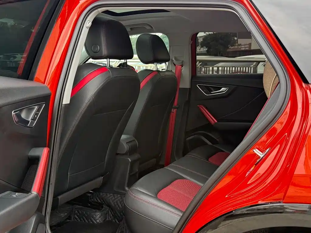 Audi Q2L 2020