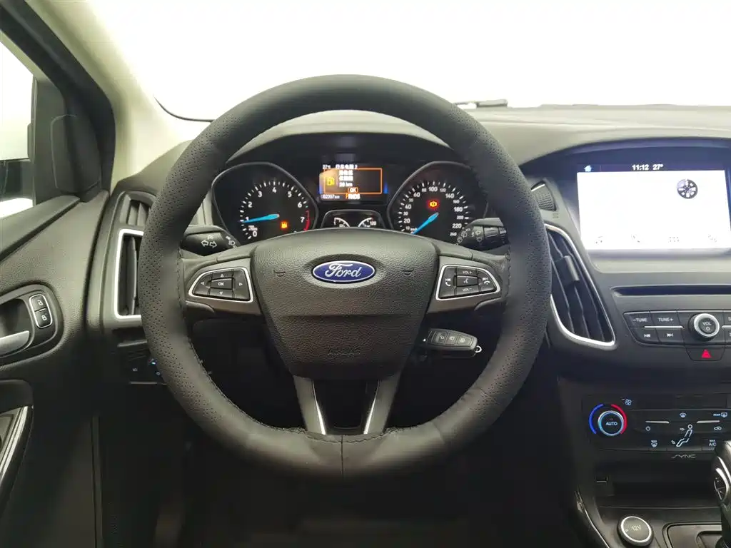 Ford Focus 2018 — фото 11