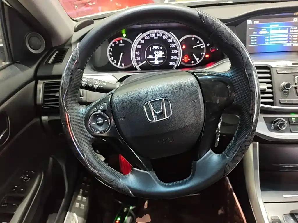 Honda Accord 2016 — фото 11