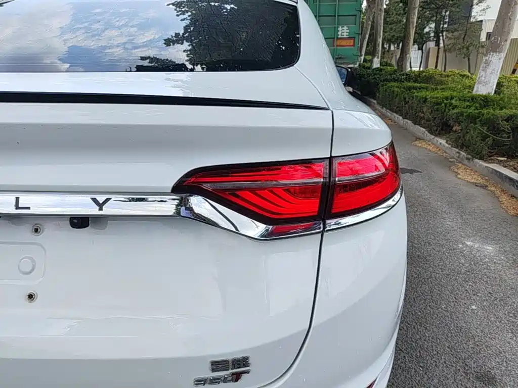 Geely Xingyue 2020 — фото 8