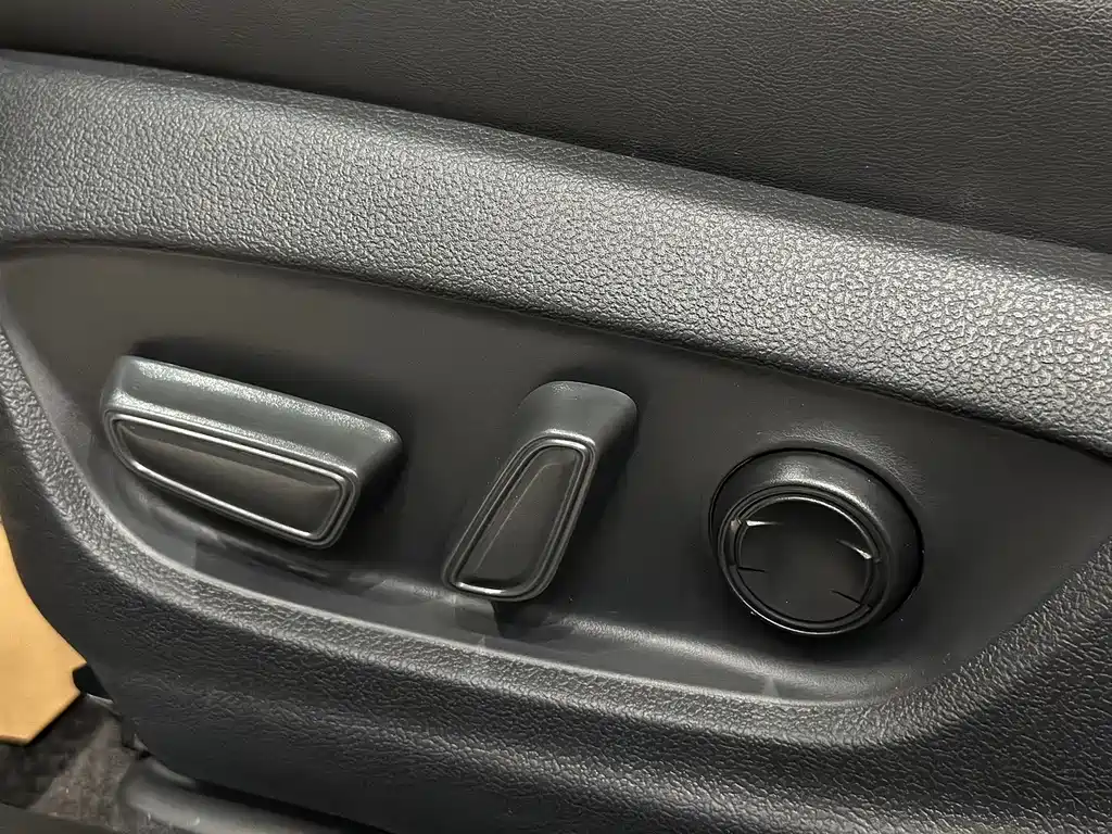 Toyota Avalon 2022 — фото 10