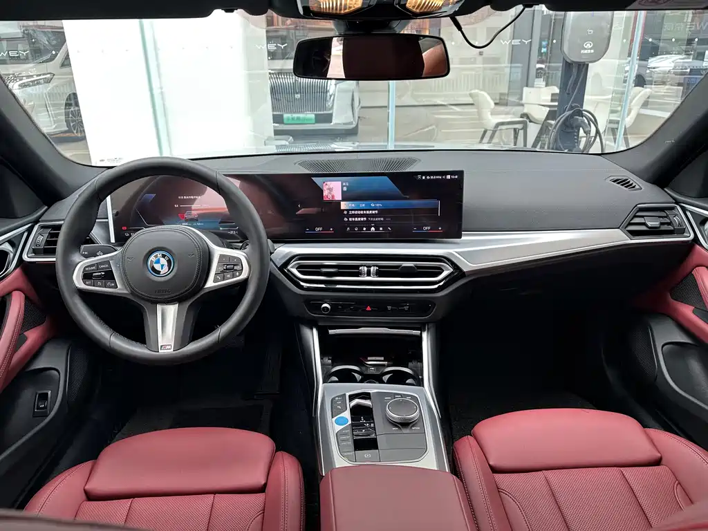 BMW i4 2025 — фото 13