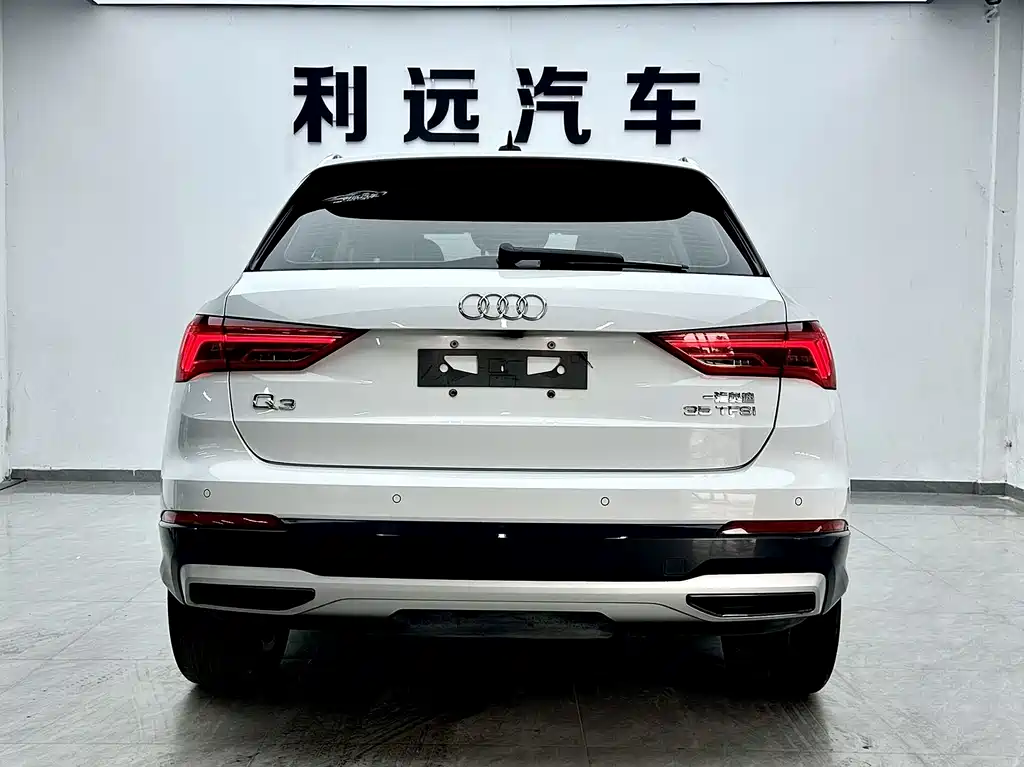 Audi Q3 2019 — фото 17