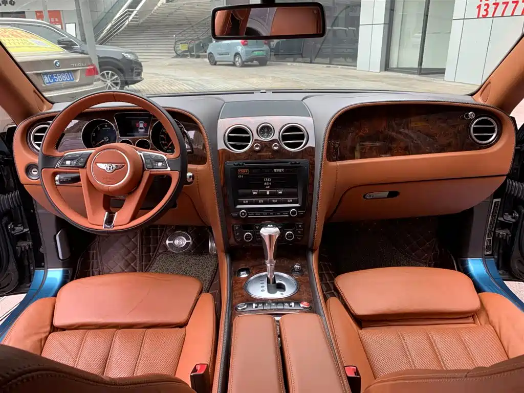 Bentley Flying Spur 2012 — фото 21