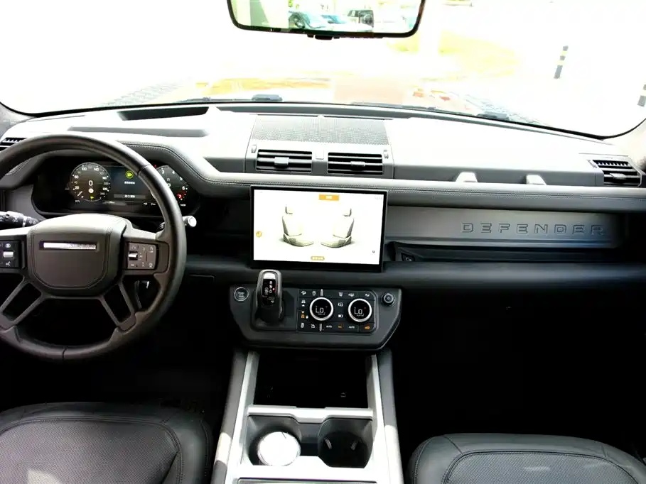 Land Rover Defender 2026 — фото 11