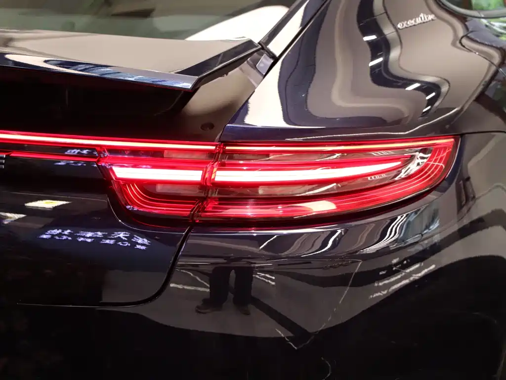 Porsche Panamera 2018 — фото 37
