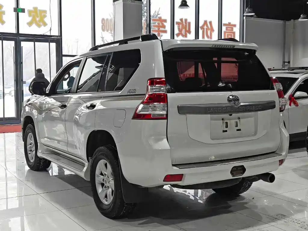 Toyota Prado 2017 — фото 7