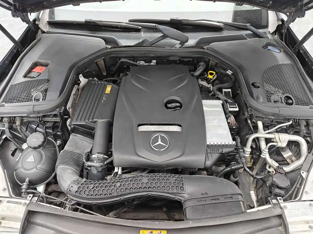Mercedes-Benz E-Class 2016 — фото 19