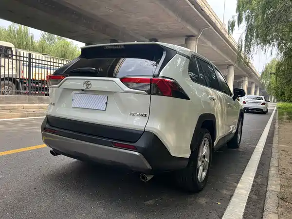 Toyota RAV4 2021