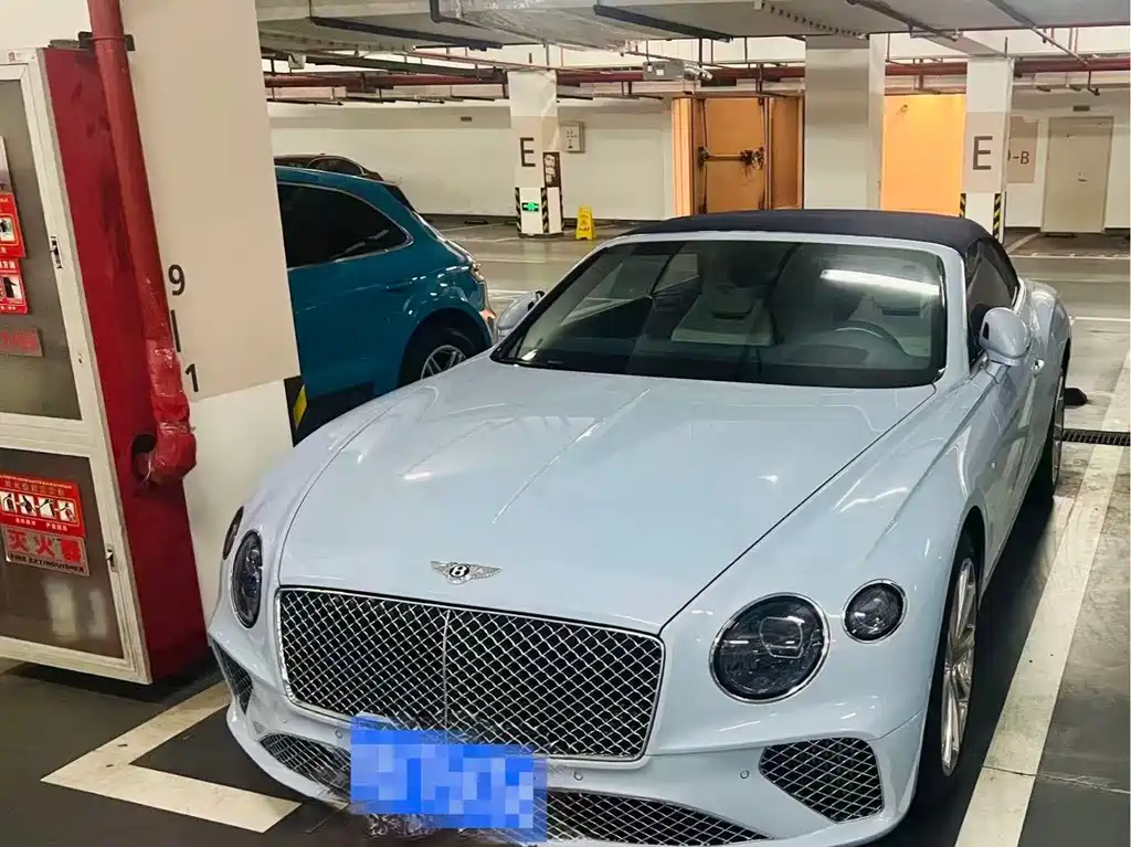 Bentley Continental 2022 — фото 1
