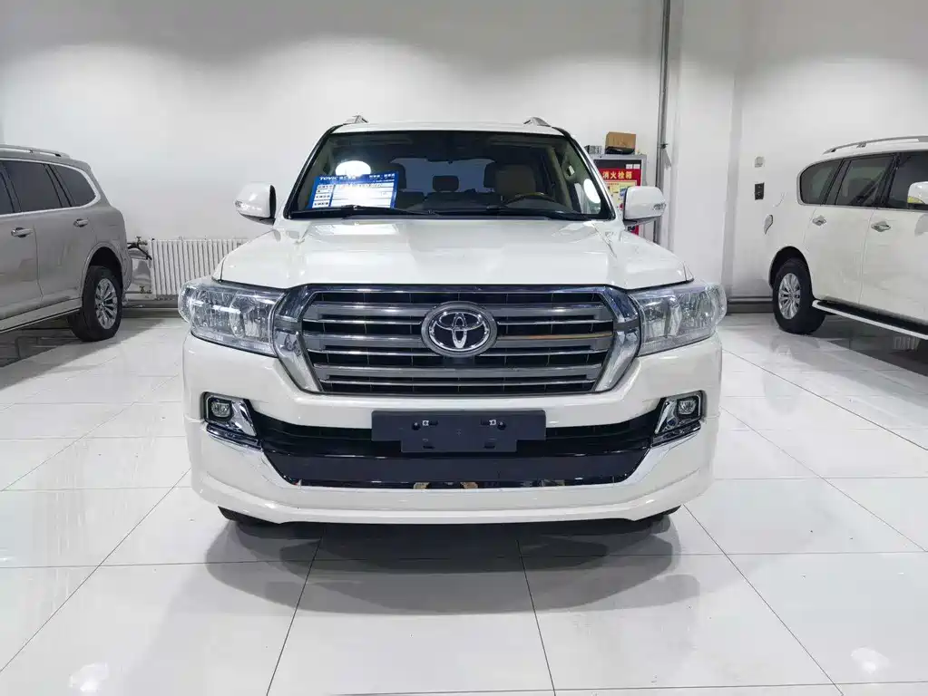 Toyota Land Cruiser 2018 — фото 2