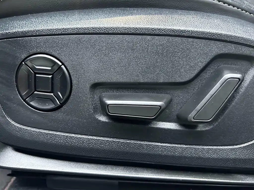 Audi A3 2024 — фото 11