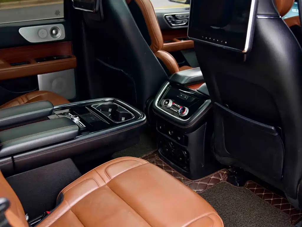 Lincoln Navigator 2019 — фото 13
