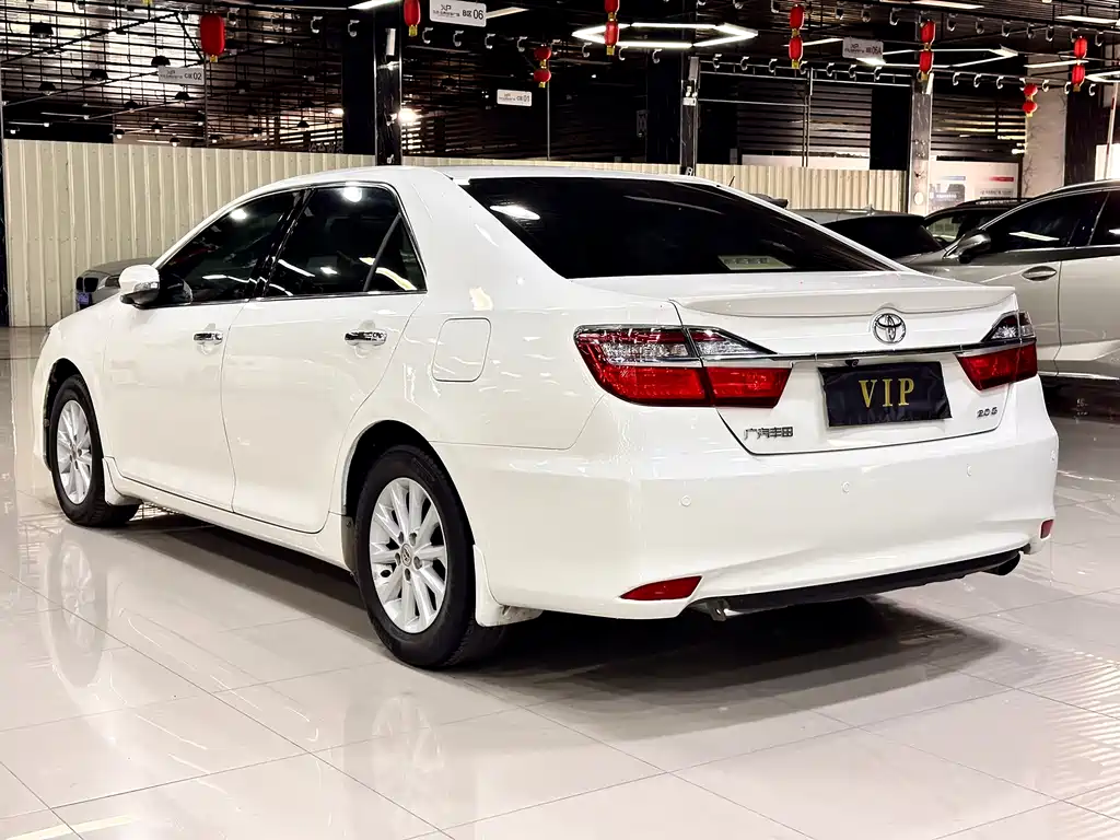 Toyota Camry 2015 — фото 9