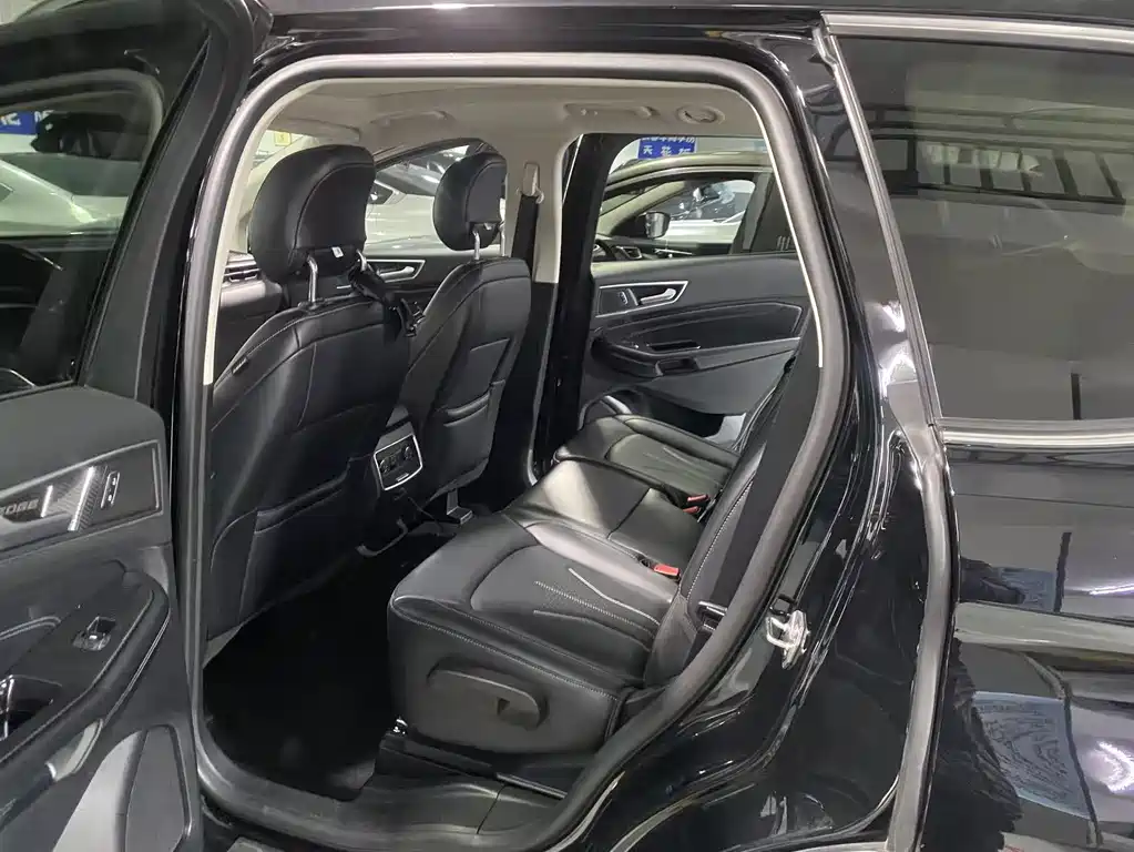 Ford Edge 2021 — фото 12