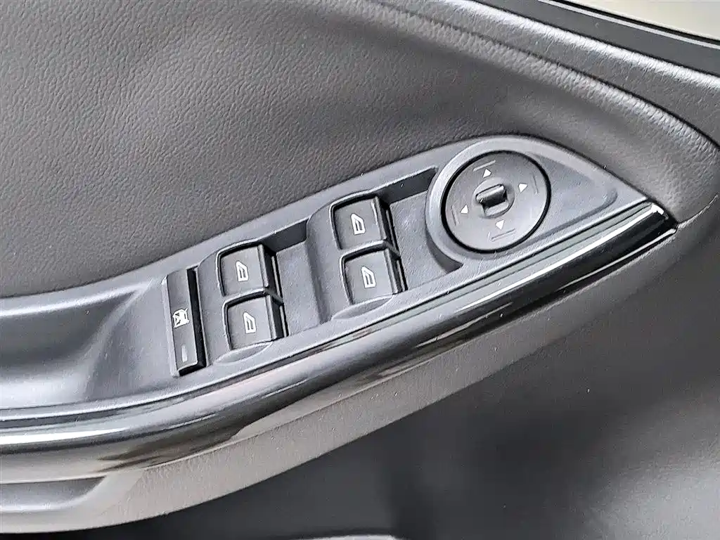 Ford Focus 2014 — фото 9
