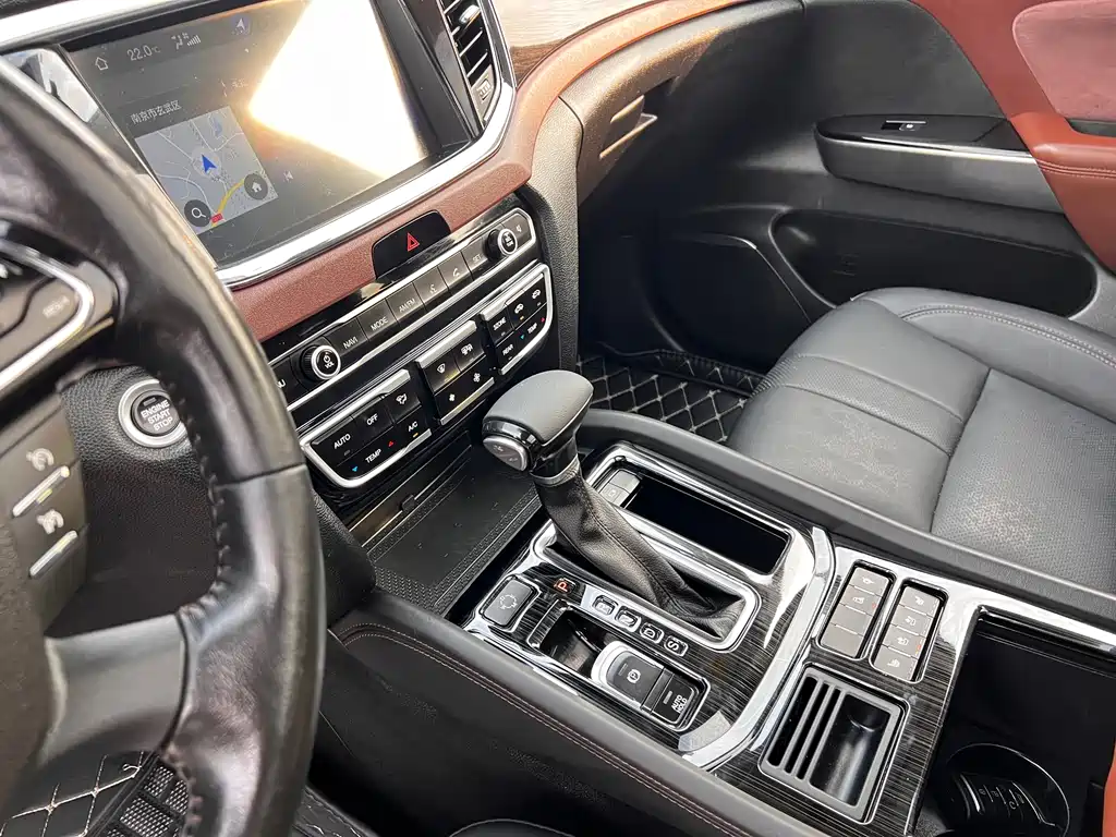 GAC Motor Trumpchi GS8 2017 — фото 9