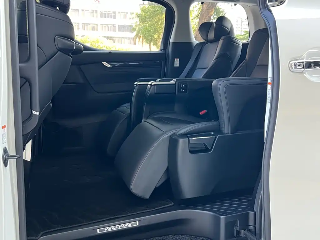 Toyota Vellfire 2021 — фото 30
