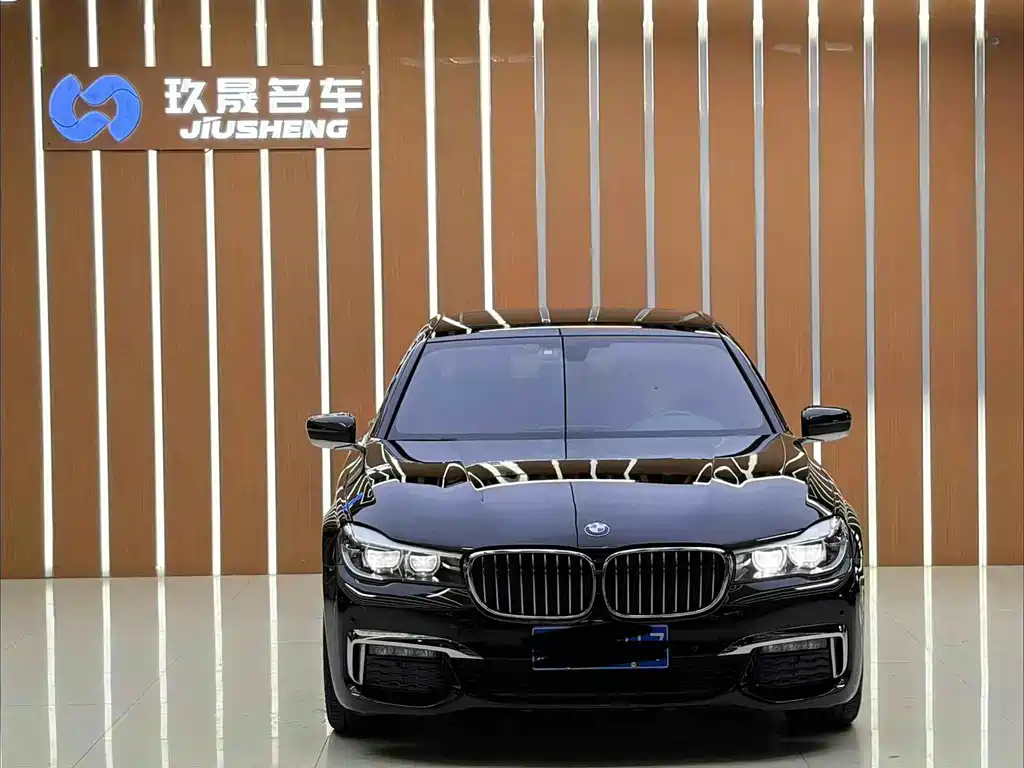 BMW 7 Series 2018 — фото 2
