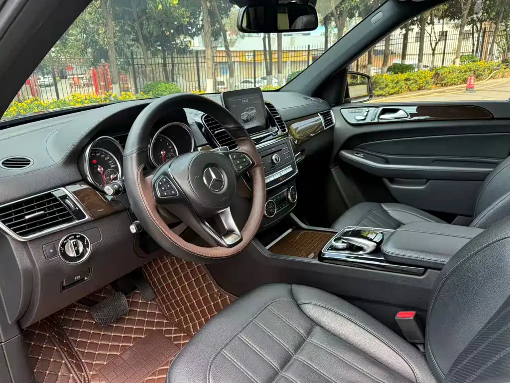 Mercedes-Benz GLS 2018 — фото 30