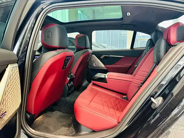 BMW 5 Series 2025