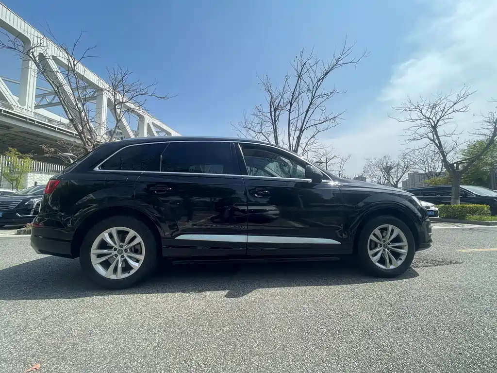 Audi Q7 2017 — фото 11