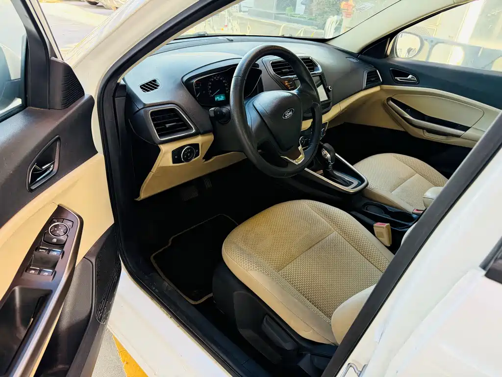 Ford Escort 2016
