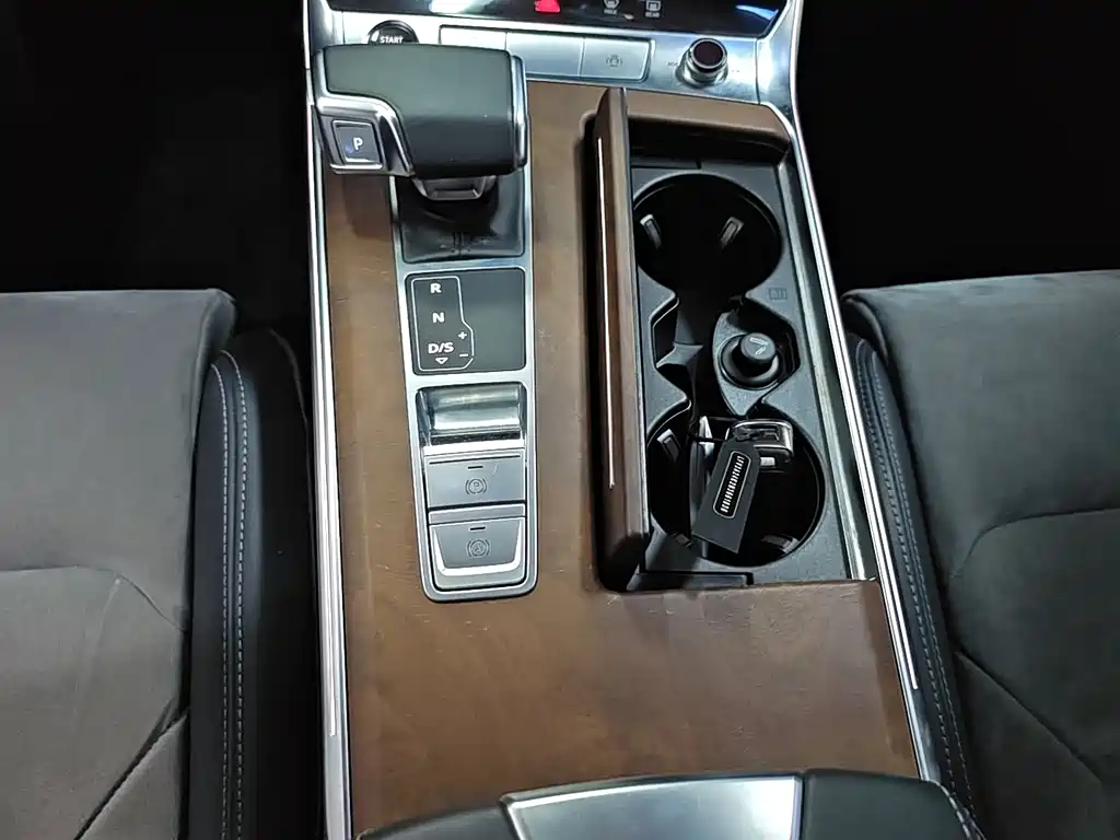 Audi A6L 2023 — фото 11