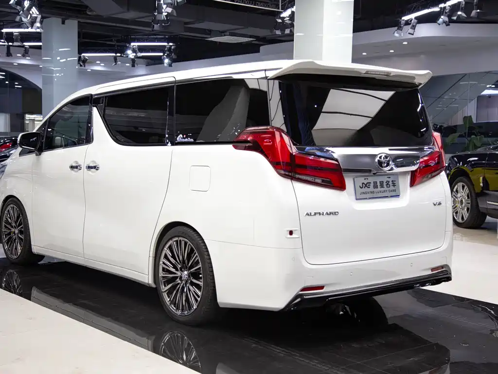 Toyota Alphard 2018 — фото 16