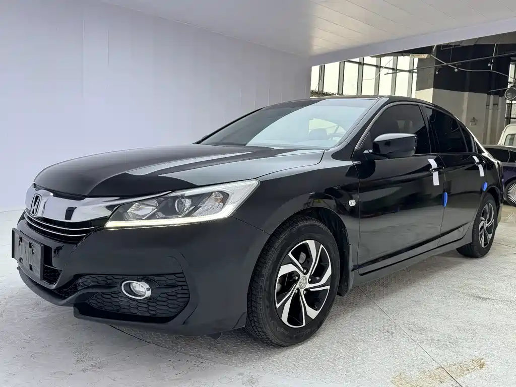 Honda Accord 2017 — фото 1