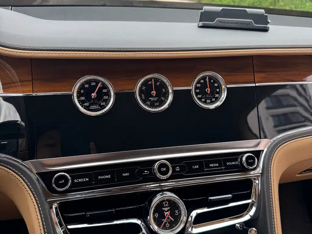 Bentley Flying Spur 2020 — фото 9