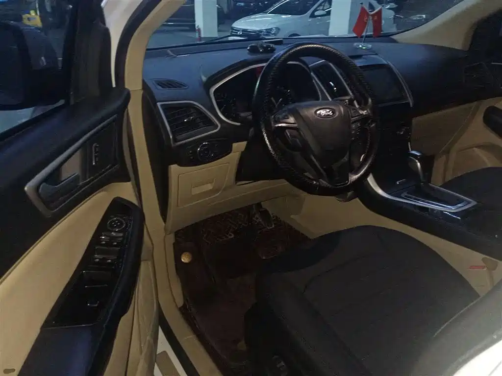 Ford Edge 2018 — фото 16