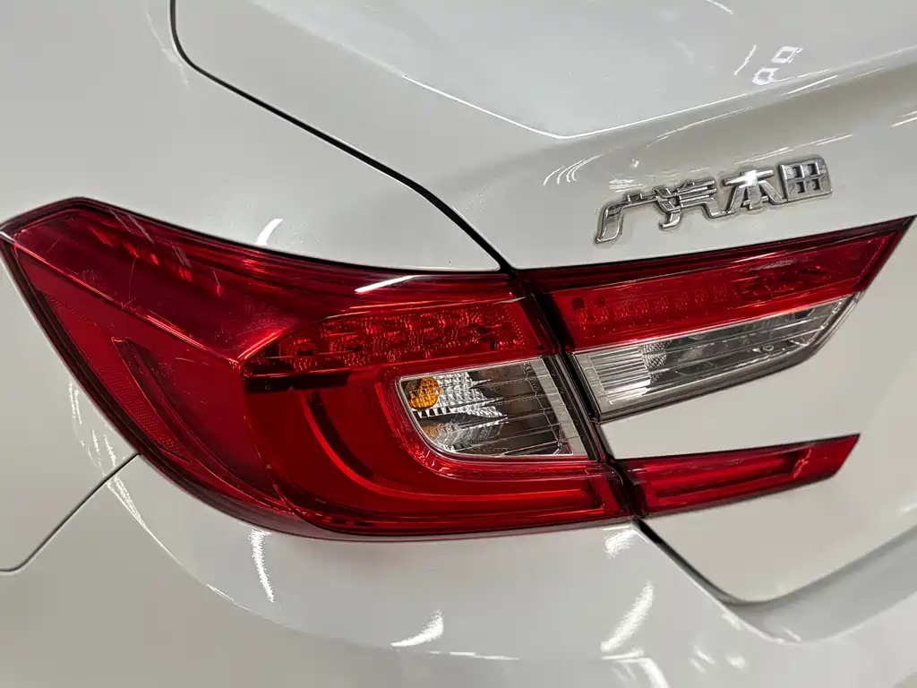 Honda Accord 2020 — фото 15
