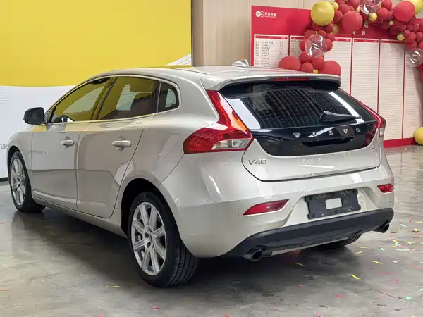 Volvo V40 2017