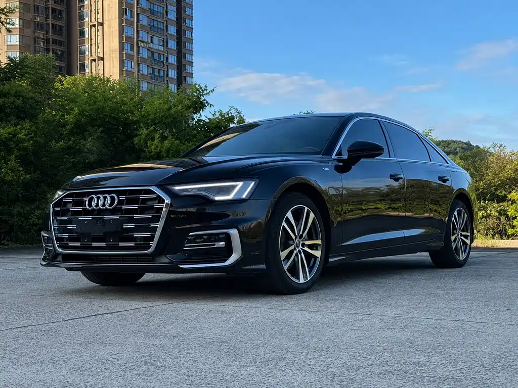 Audi A6L 2025 — фото 1