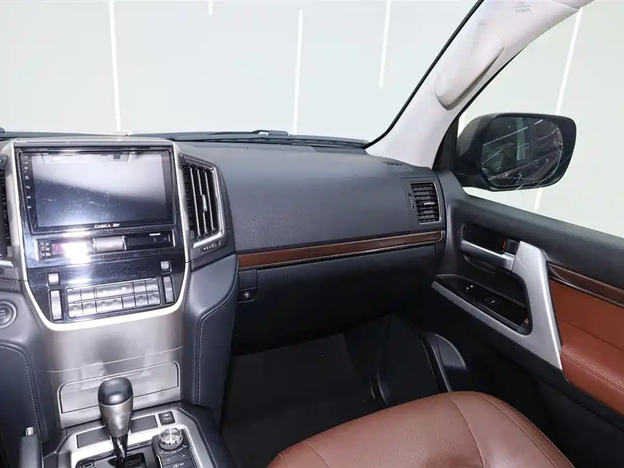Toyota Land Cruiser 2019 — фото 21