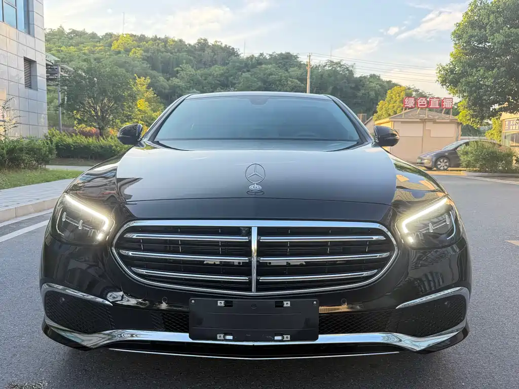 Mercedes-Benz E-Class 2023