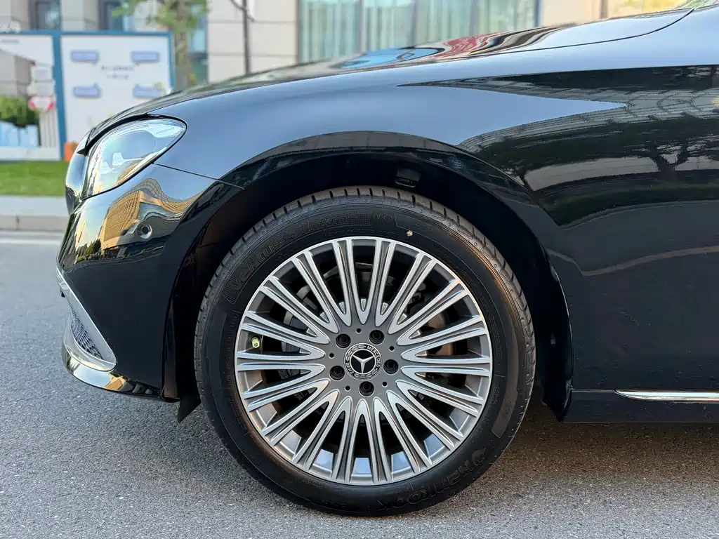 Mercedes-Benz E-Class 2023