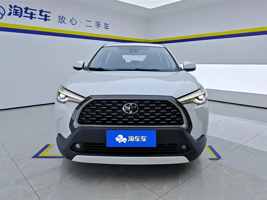 Toyota Corolla Cross 2022 — фото 2
