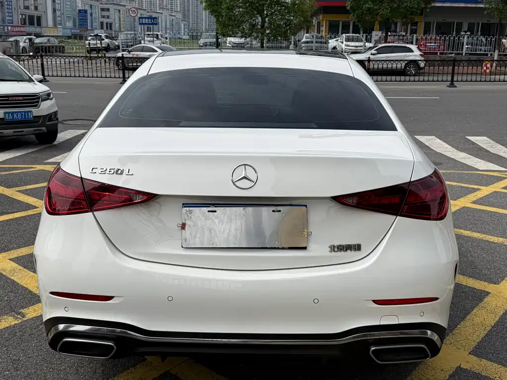 Mercedes-Benz C-Class 2023 — фото 12