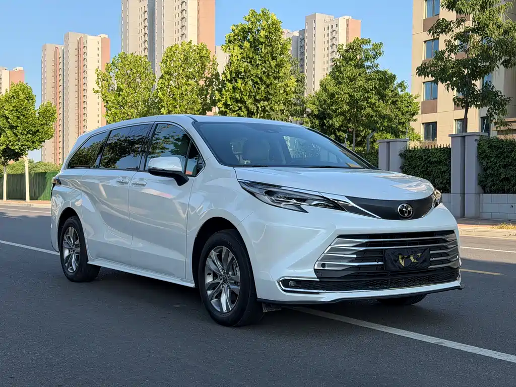 Toyota Sienna 2025