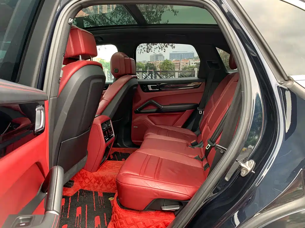 Porsche Cayenne 2019 — фото 15