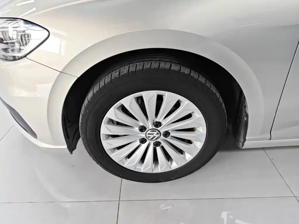 Volkswagen Lavida 2018 — фото 23