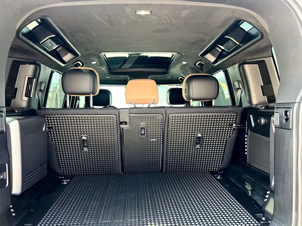 Land Rover Defender 2026 — фото 18