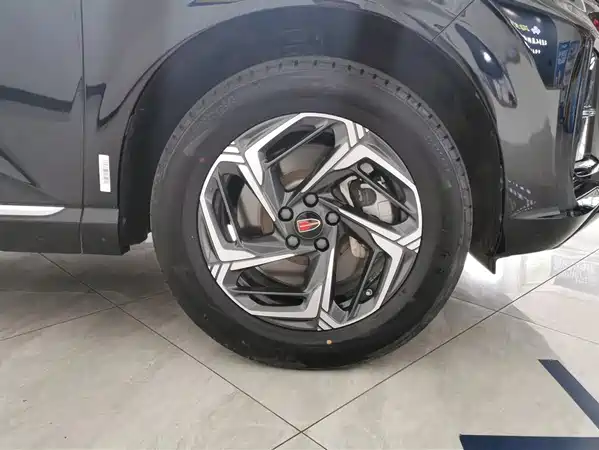Hongqi HS3 2024