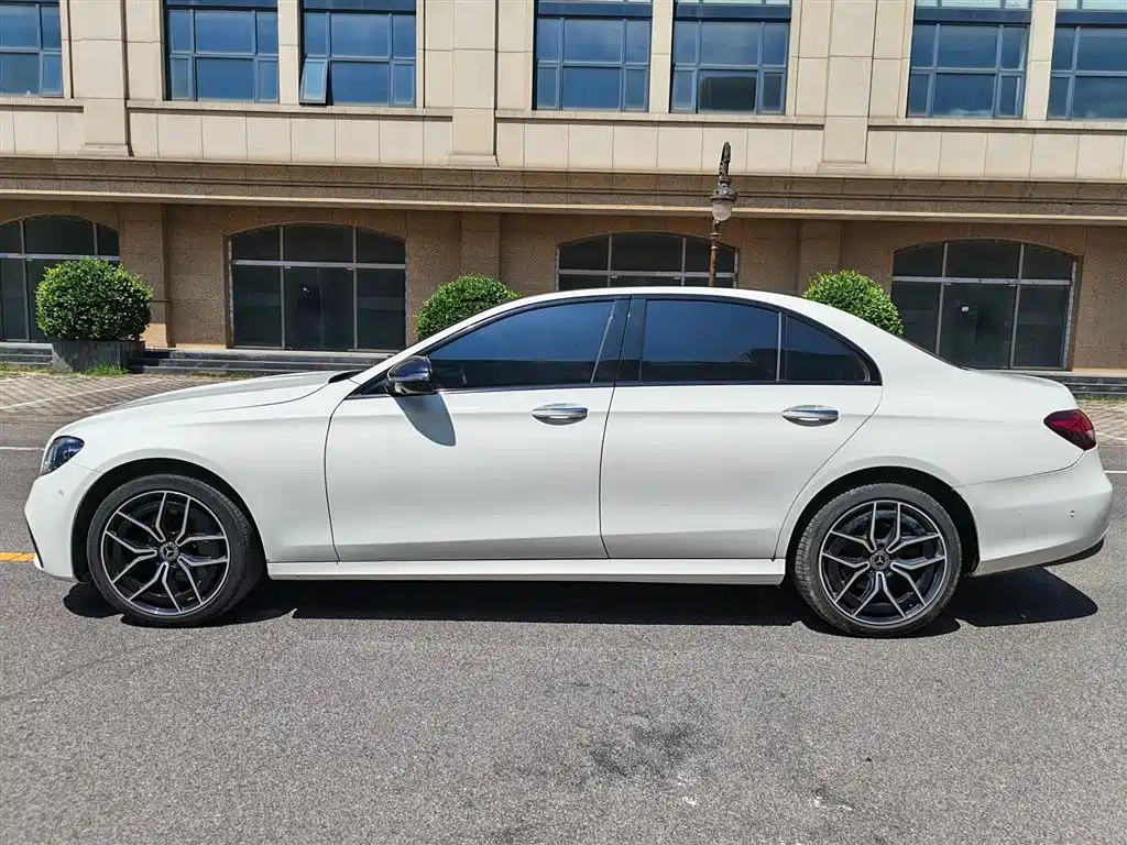 Mercedes-Benz E-Class 2022