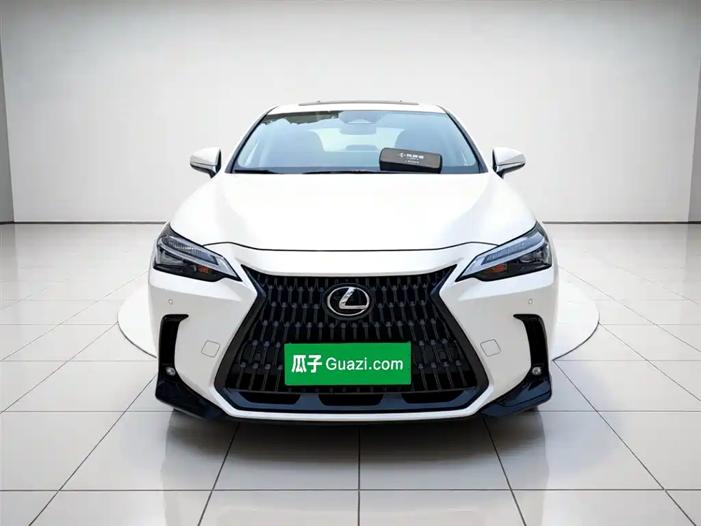 Lexus NX 2023